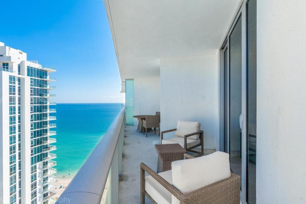 2 Bedroom on 17th floor on the beach Resort